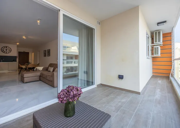 Seaside Retreat In St Paul\'S Bay